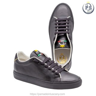 Sneakers Siena in pelle nera con dettagli dorati artigianali