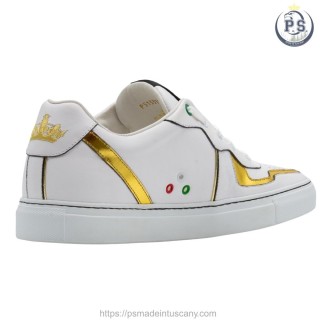Ręcznie robione białe sneakersy skórzane ze złotymi detalami i logo PS