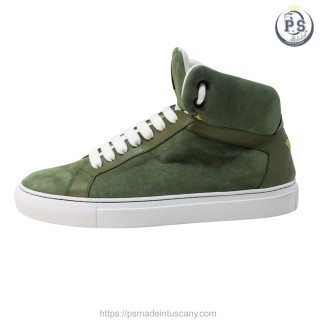 Greta sneakers in green suede with embroidered crown